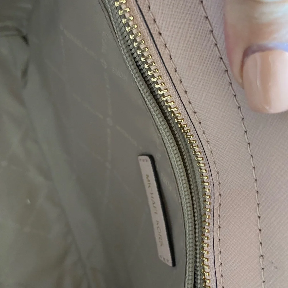 Michael Kors Selma Mini Purse - Picture 6 of 8